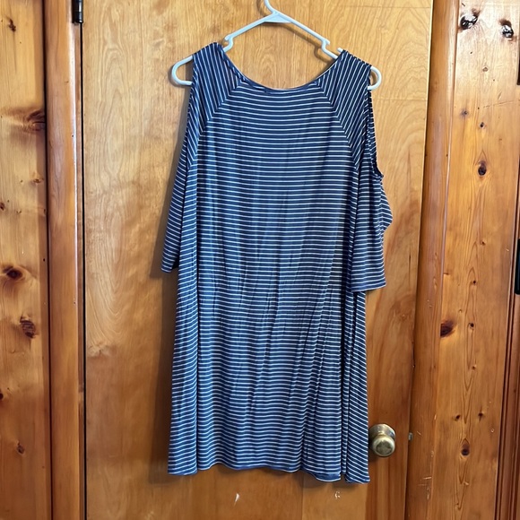 Grey And White Striped Cold Shoulder Dress - Picture 5 of 5